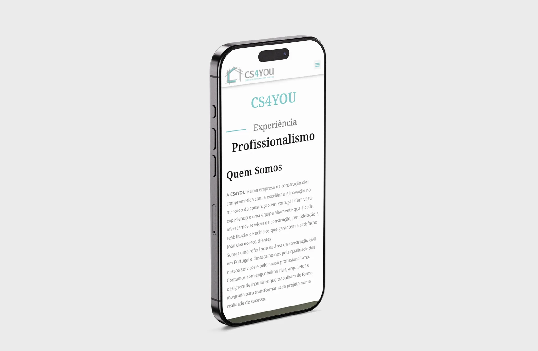 Visualização do site da CS4You em smartphone, destacando navegação e serviços da empresa